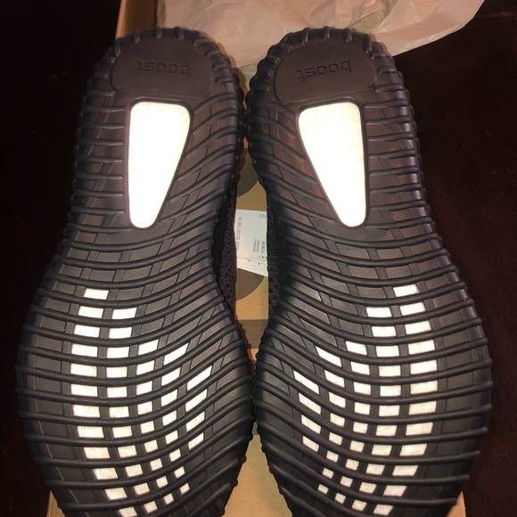 Yeezy 350 boost V2 triple black - Picture 5 of 6